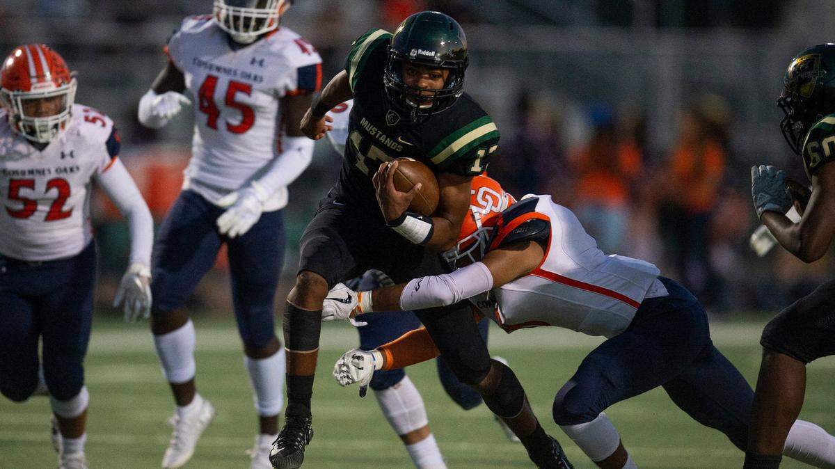Zach Larrier, center, has helped Monterey Trail go 5-0 this season. The Mustangs play their first Metro League game Friday when they face River City.