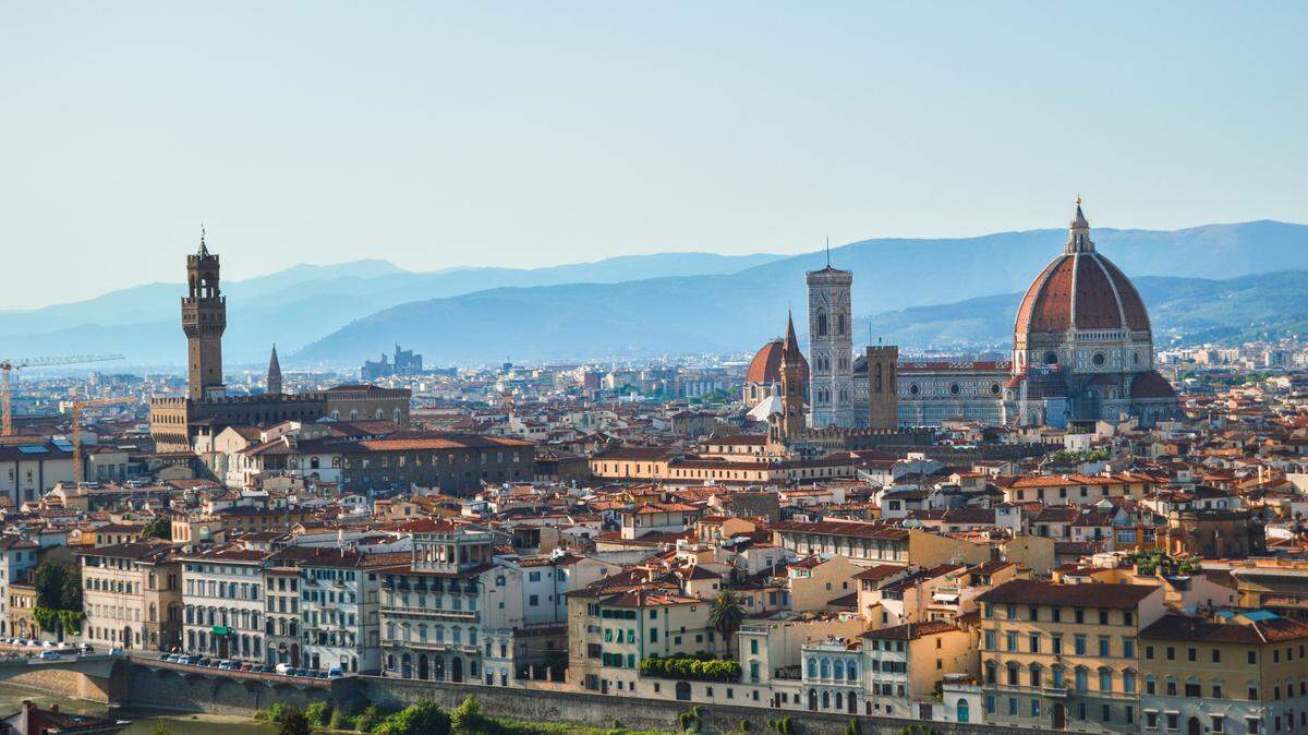 Police in Florence fined a 34-year-old man from California for driving through pedestrian-only Ponte Vecchio bridge without proper license.