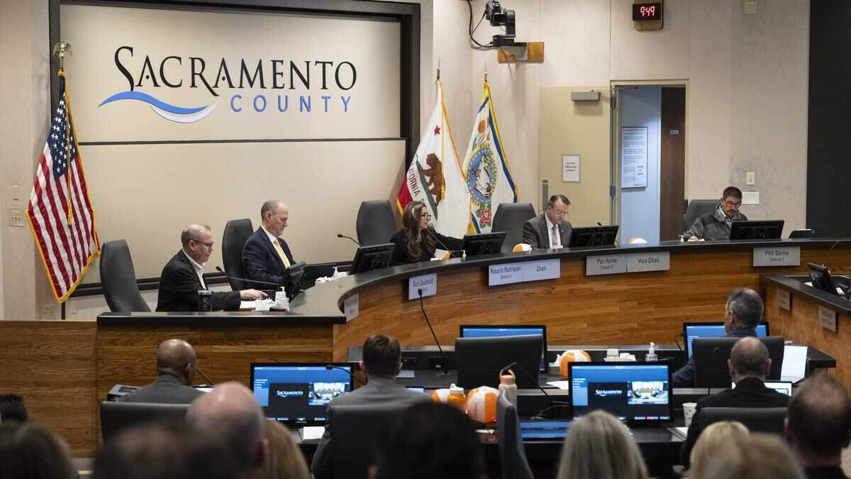 The Sacramento County Board of Supervisors meets for a board meeting at the County Administration Center in Sacramento on Jan. 27. Supervisors are scheduled to revisit the county budget Tuesday, including reconsideration of funding for the Sacramento County Sheriff's Office Problem Oriented Policing Unit after previously restoring funding for several other sheriff teams.