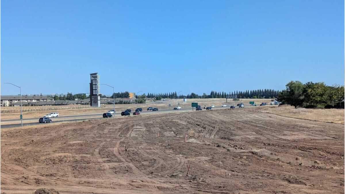 Placer Parkway eastbound will include an exit to southbound Highway 65. The roughly 15-mile expressway will eventually connect Highway 65 in western Placer County with highways 70 and 99 in southern Sutter County, improving access to Interstate 5, downtown Sacramento and Sacramento International Airport.