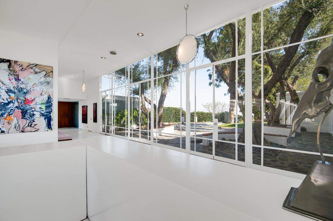 The former Frank Sinatra residence in Chatsworth, California, is a midcentury modern.