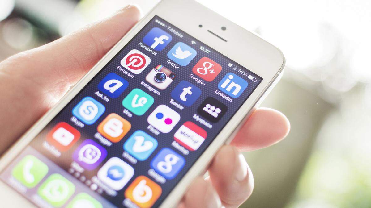 A third of millennials say social media is their preferred mode of communication. (Marcel De Grijs/Dreamstime/TNS)