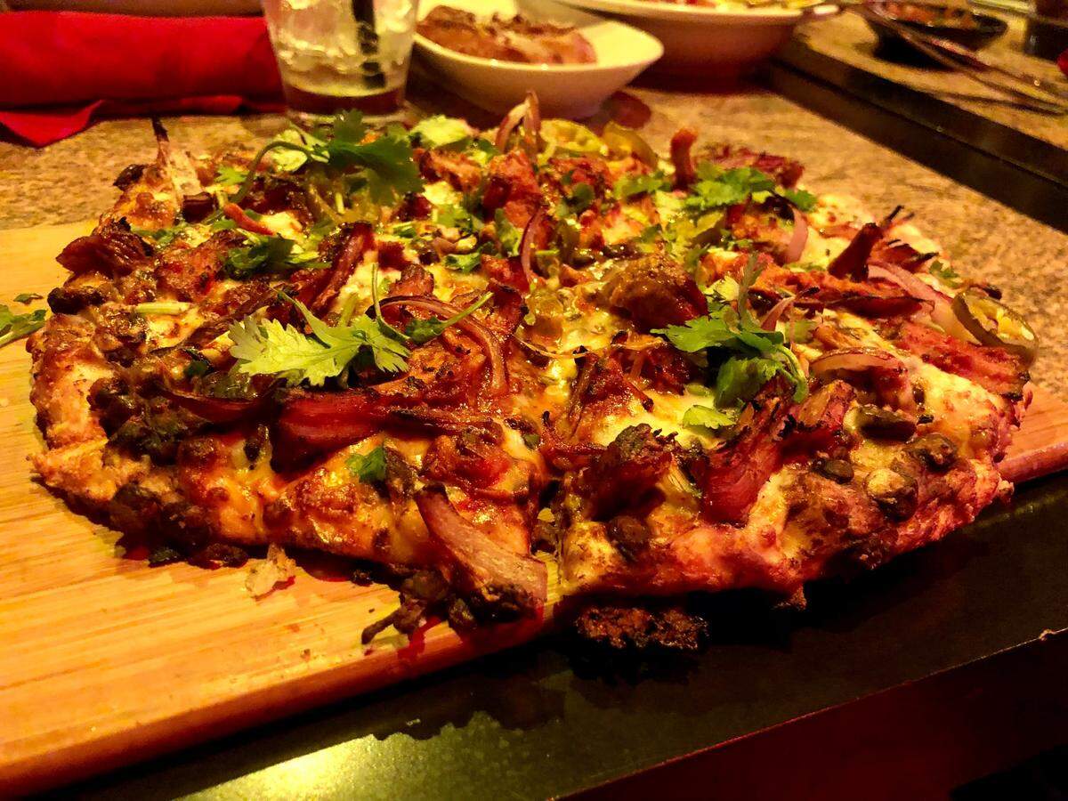 Todo Un Poco’s Yucatan pizza.