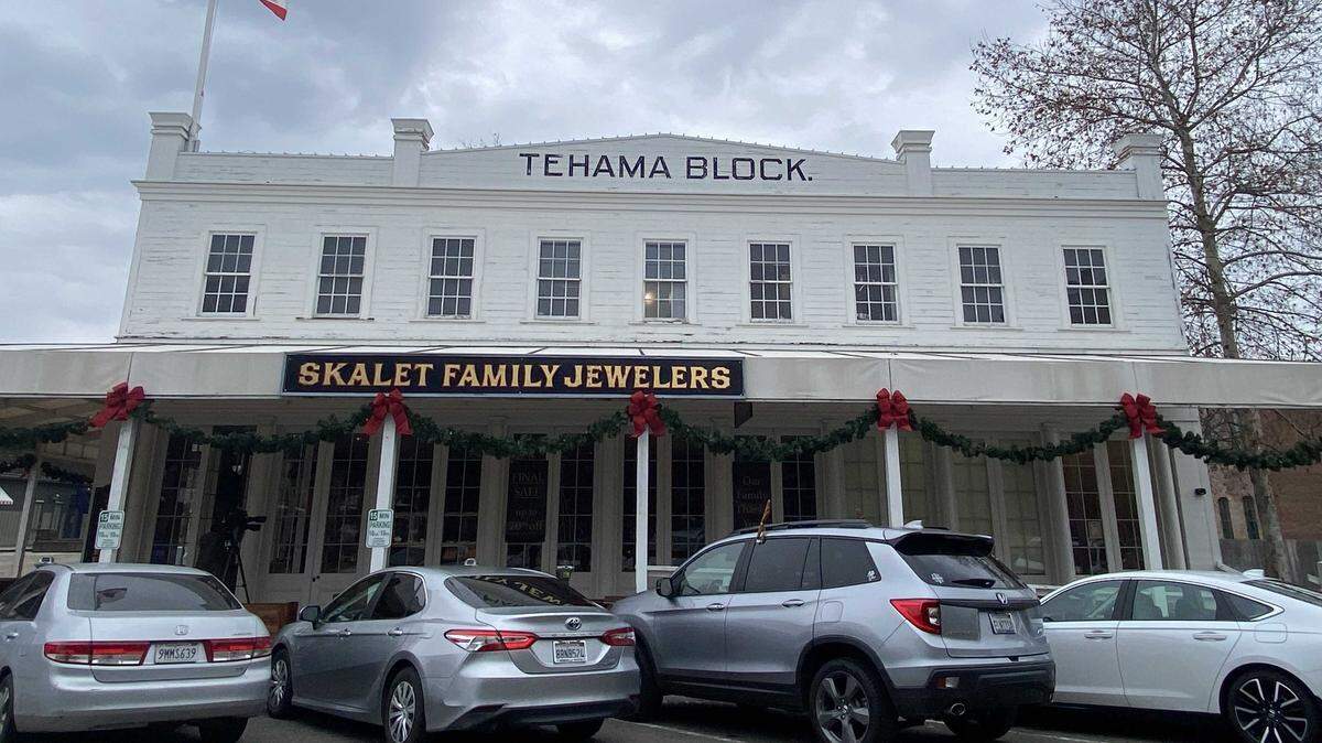 Skalet Family Jewelers, at 935 Front Street, closes on Dec. 31, 2025 after 33 years in Old Sacramento.