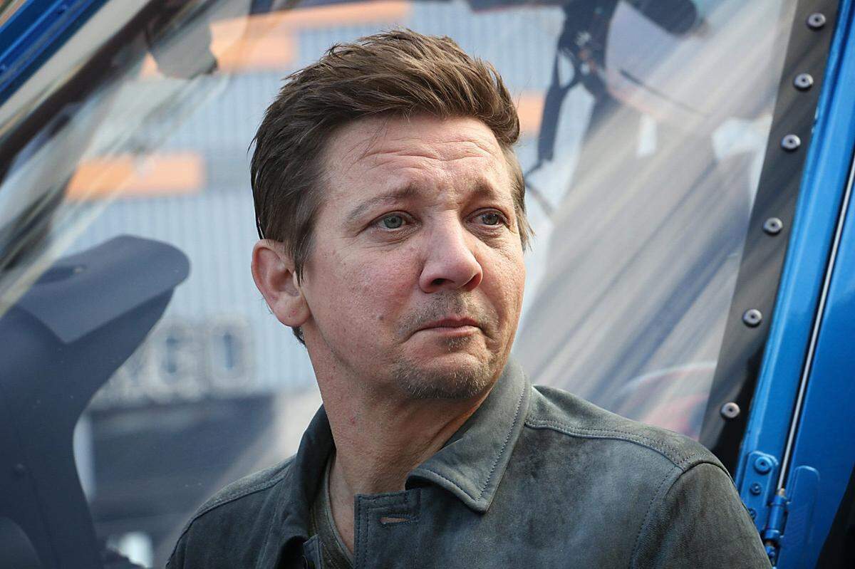 Jeremey Renner gets emotional during the Reno premier of Rennervations on April 13, 2023.Ren Jeremy Renner 04