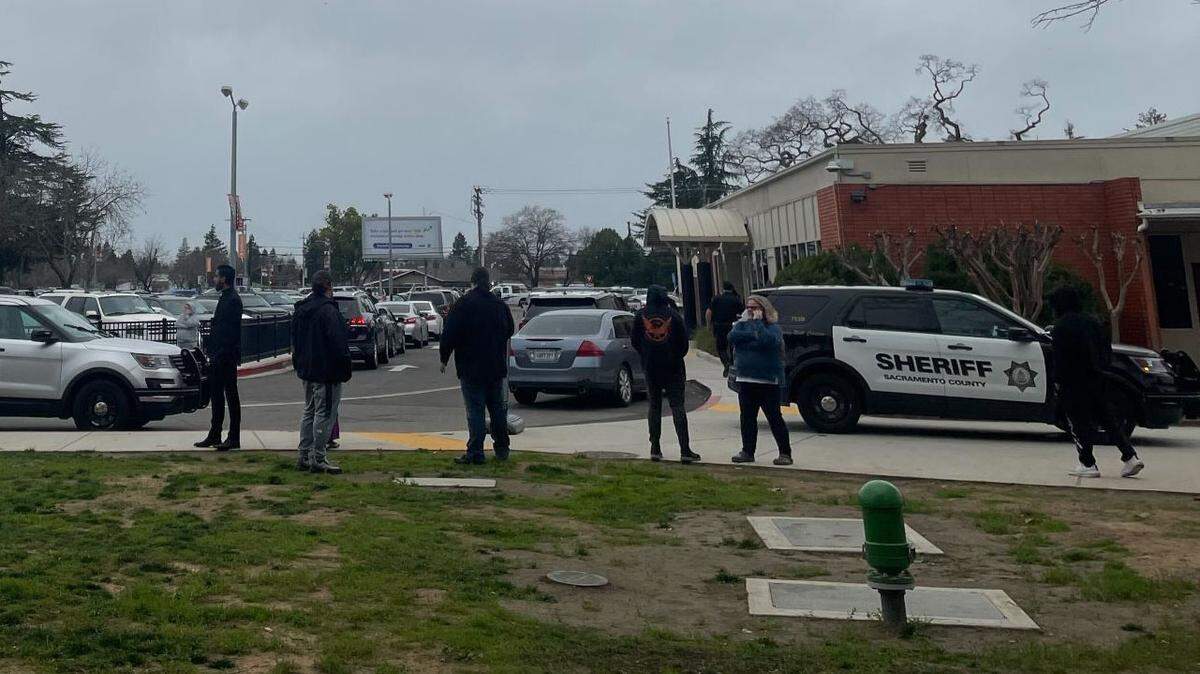 Law enforcement responded to Joseph Kerr Middle School in Elk Grove on Wednesday after a student received an anonymous bomb threat through text message. The school was placed on a lockdown around 1 p.m. as authorities used bomb dogs to search the campus.