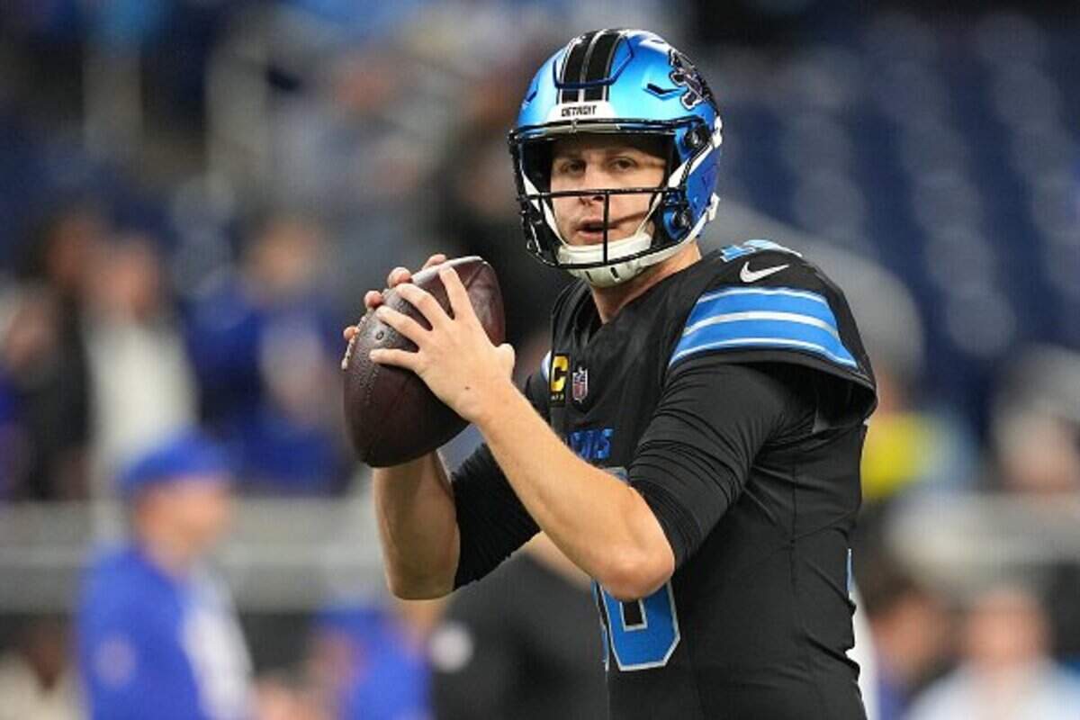 DETROIT, MICHIGAN - NOVEMBER 23: Jared Goff of the Detroit Lions warms up prior to a game against the New York Giants at Ford Field on Nov. 23, 2025 in Detroit, Michigan.