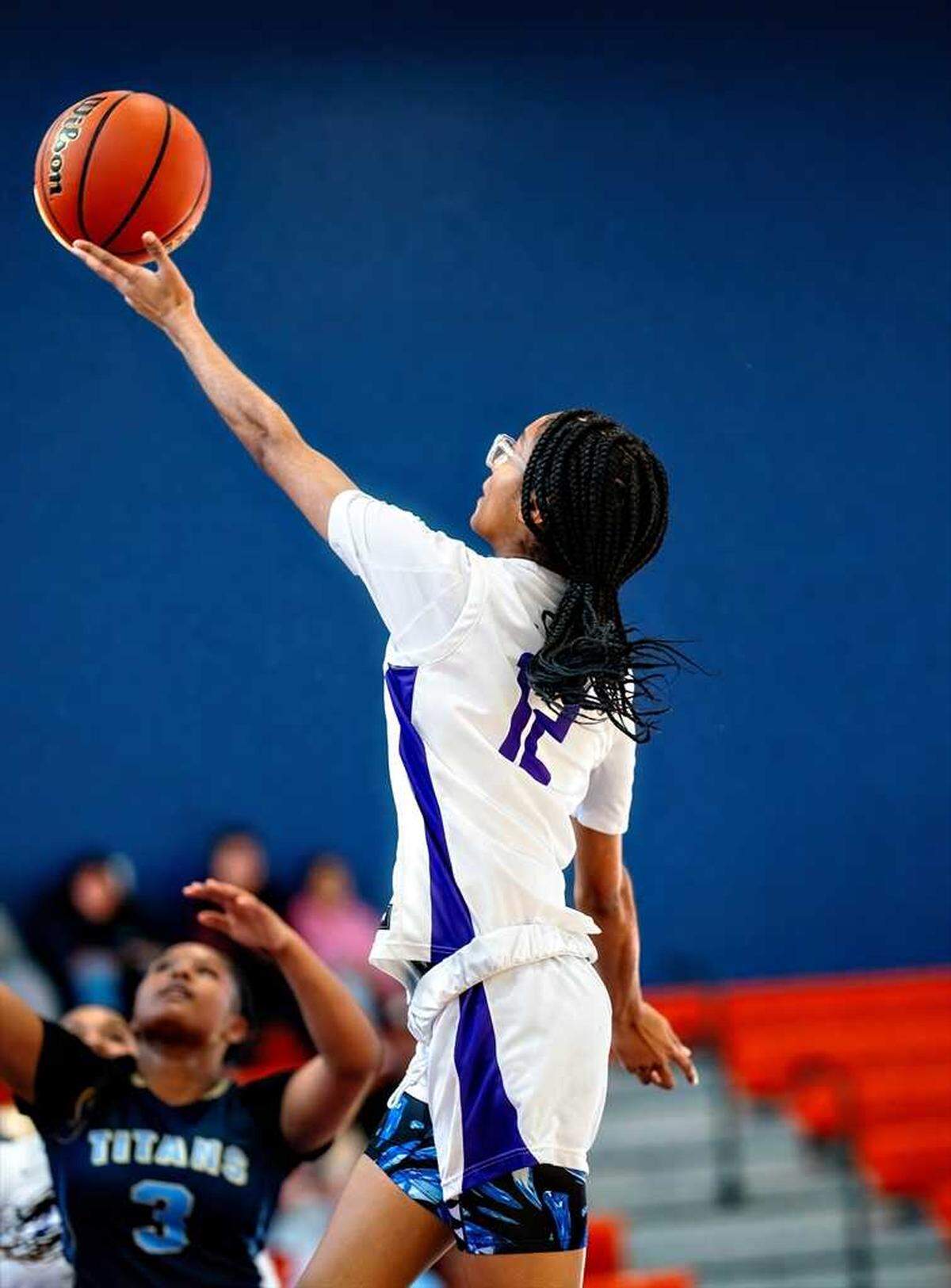 La Ne Dunn goes for a layup against Luther Burbank High last season. Dunn recently surpassed the school’s all-time career scoring leader, Vicki Baugh, and has 1,526 points as of Monday.