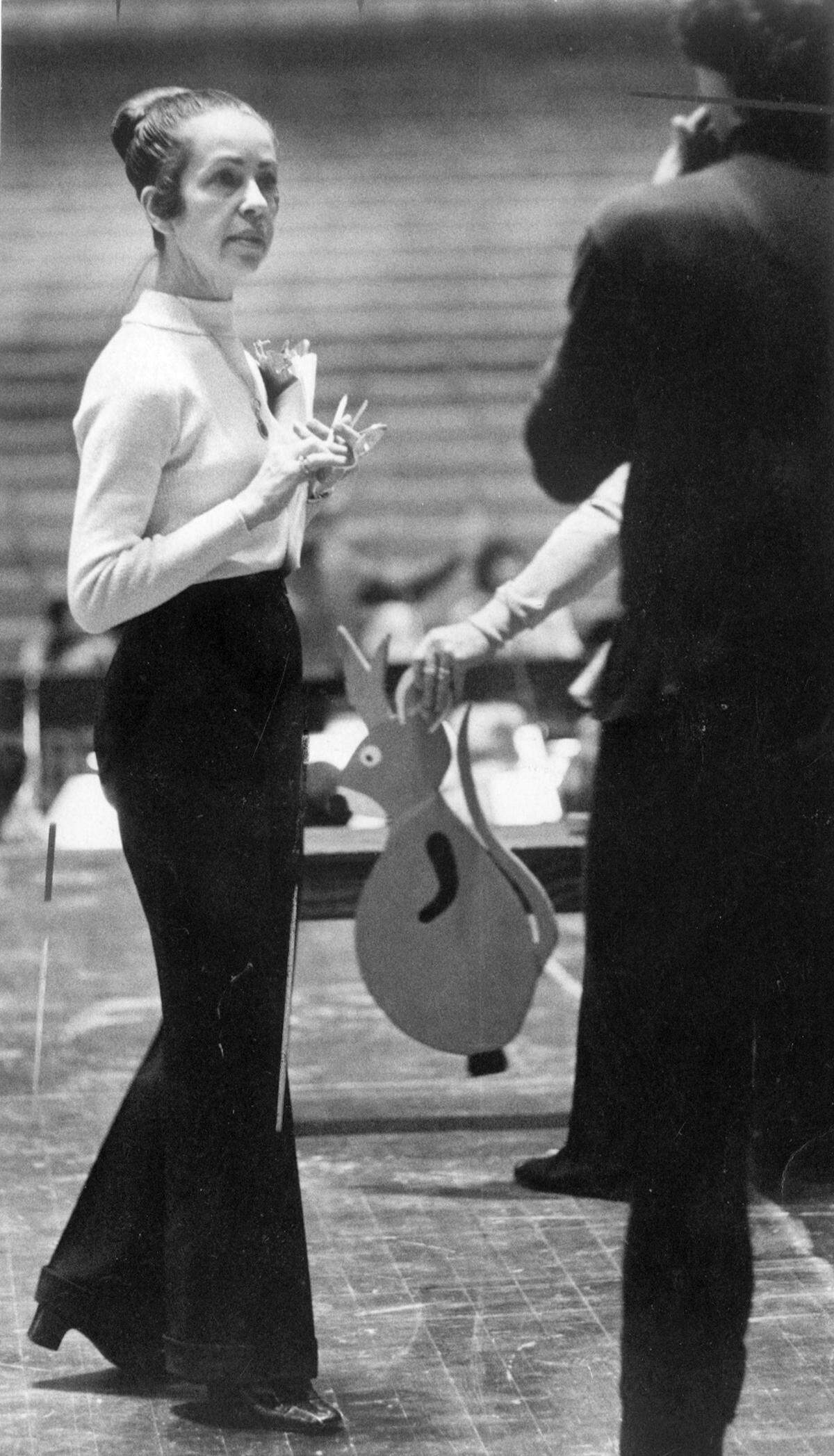 Barbara Crockett at work with dancers of the Sacramento Ballet Company in 1976.