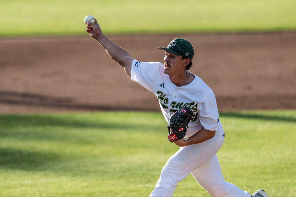 Sacramento State’s Evan Gibbons (39) pitches during an NCAA baseball game against Utah Tech on Thursday at Sacramento State.