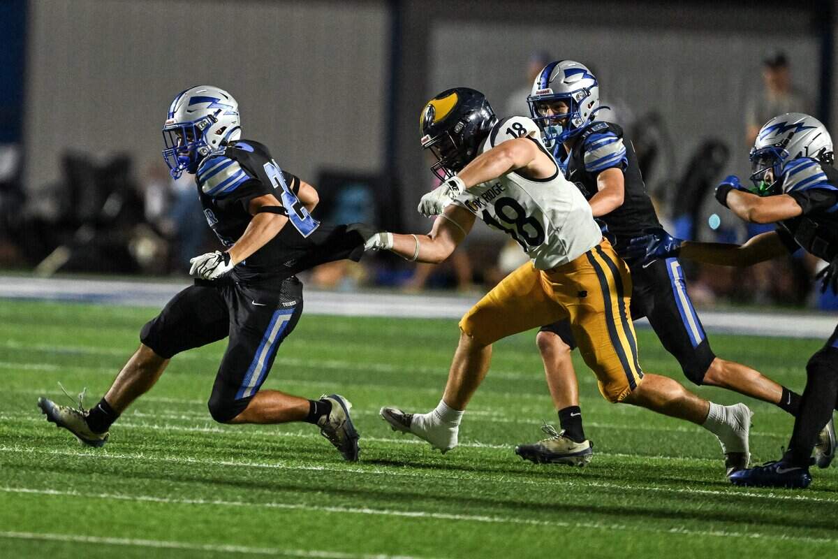 HS football: Oak Ridge tops Rocklin in SFL battle | Sacramento Bee