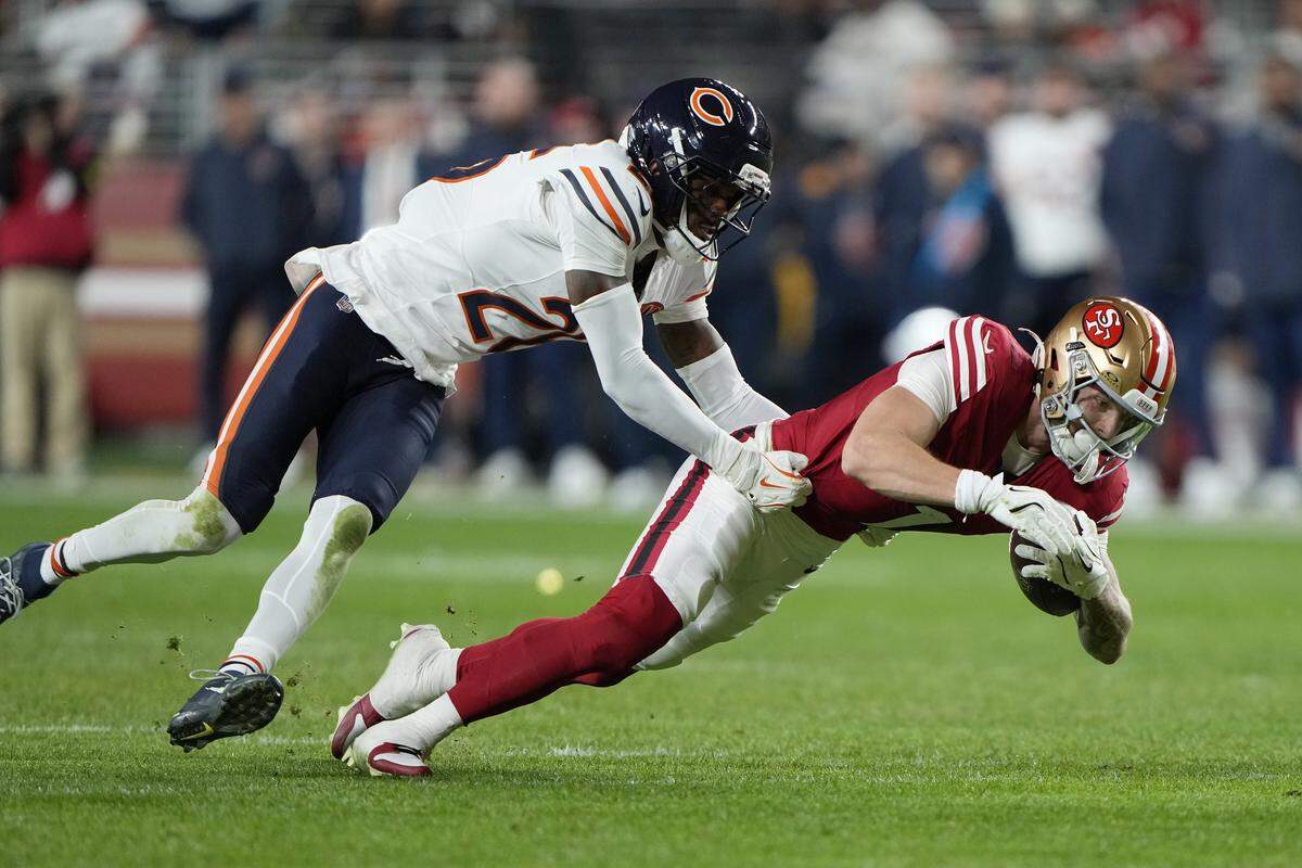 SANTA CLARA, CALIFORNIA - DECEMBER 28: Ricky Pearsall #1 of the San Francisco 49ers is tackled by Nahshon Wright #26 of the Chicago Bears during the second quarter of the game at Levi's Stadium on December 28, 2025 in Santa Clara, California. (Photo by Thearon W. Henderson/Getty Images)