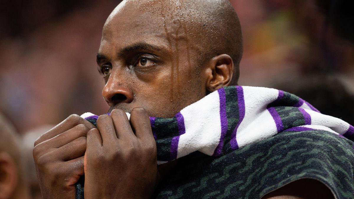 Sacramento Kings forward Anthony Tolliver (43) watches from the bench as the Los Angeles Lakers’ expand their lead in the second half at Golden 1 Center on Saturday, Feb. 1, 2020, in downtown Sacramento.