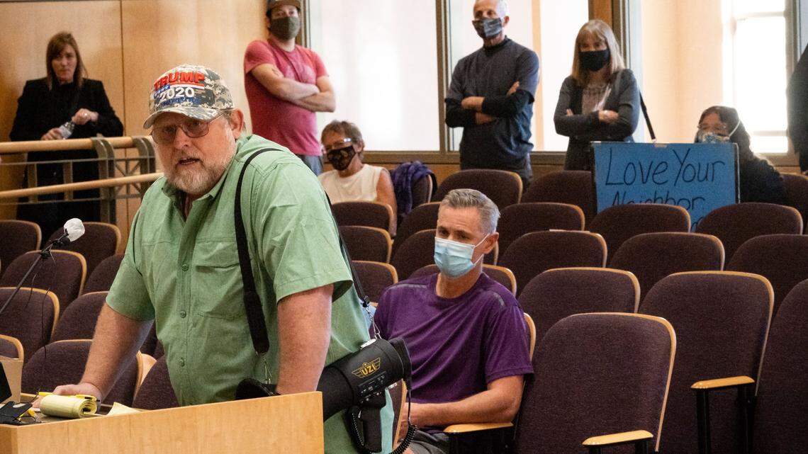 Shasta County talk show host Mark Kent speaks against the state’s COVID-19 prevention measures during an extensive public comment session at the Shasta County Board of Supervisors in 2020. Kent allegedly assaulted journalist Doni Chamberlain at a recent meeting in Cottonwood. 