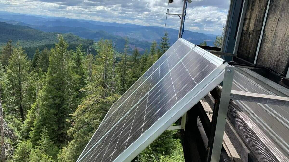 Two men stole batteries and solar panels from an Oregon lookout station, knocking a camera used in a fire detection network off-line, sheriff’s officials say.