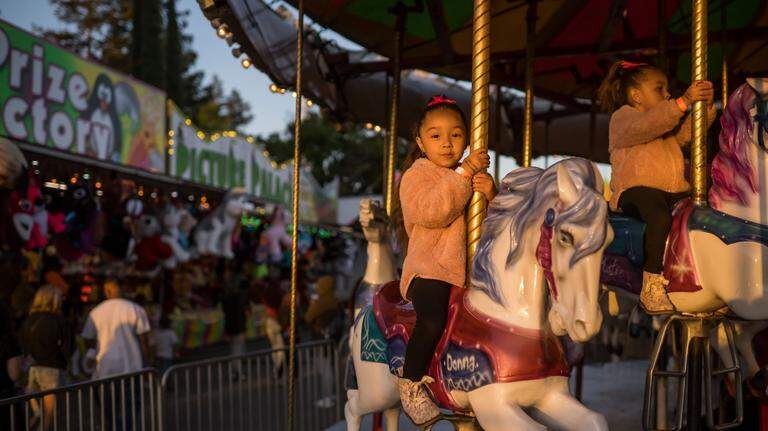 Concerts, carnival rides and racing pigs: Your guide to Sacramento County Fair