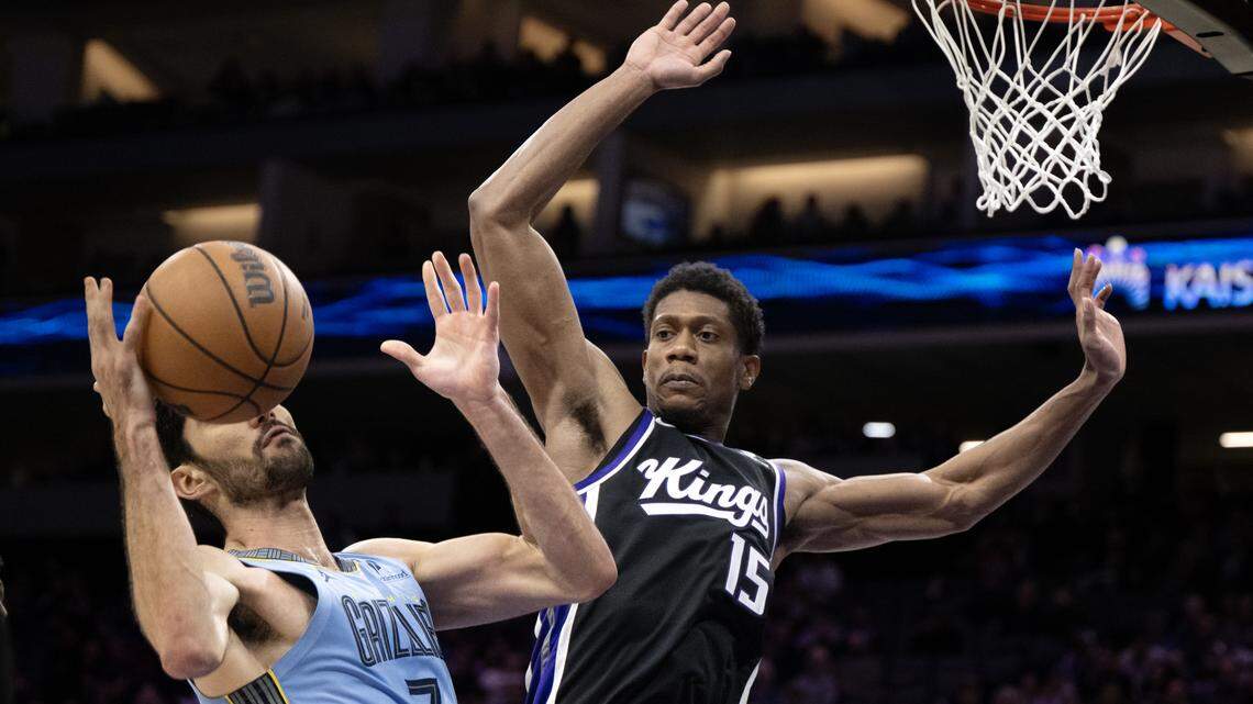 Grizzlies spoil De’Andre Hunter’s debut as Kings lean into youth movement