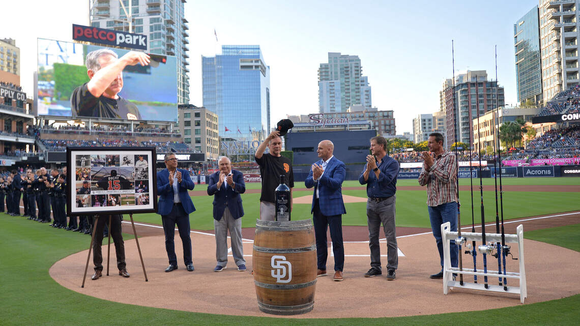 Giants’ Bruce Bochy honored with farewell tribute in ‘the place it all started’