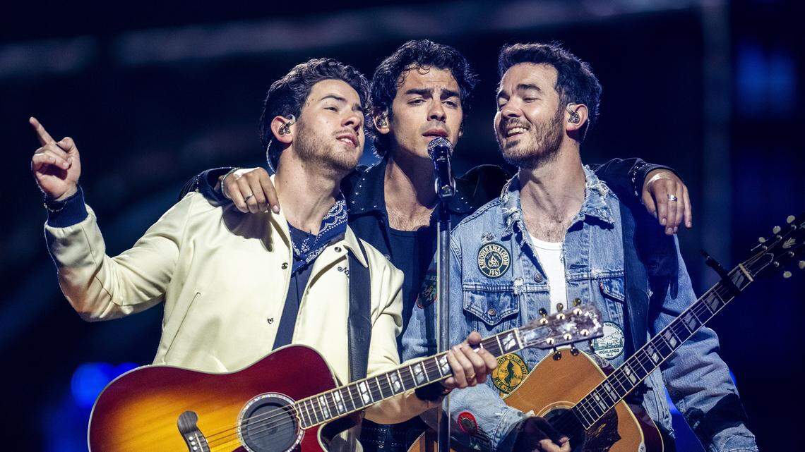 See the Jonas Brothers return to Sacramento — and learn Joe’s fav In-N-Out ...