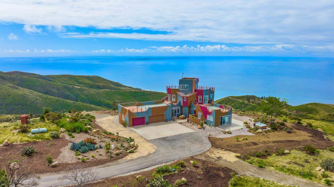Vividly colorful estate on a California hilltop lists for $5.45 million. See the views