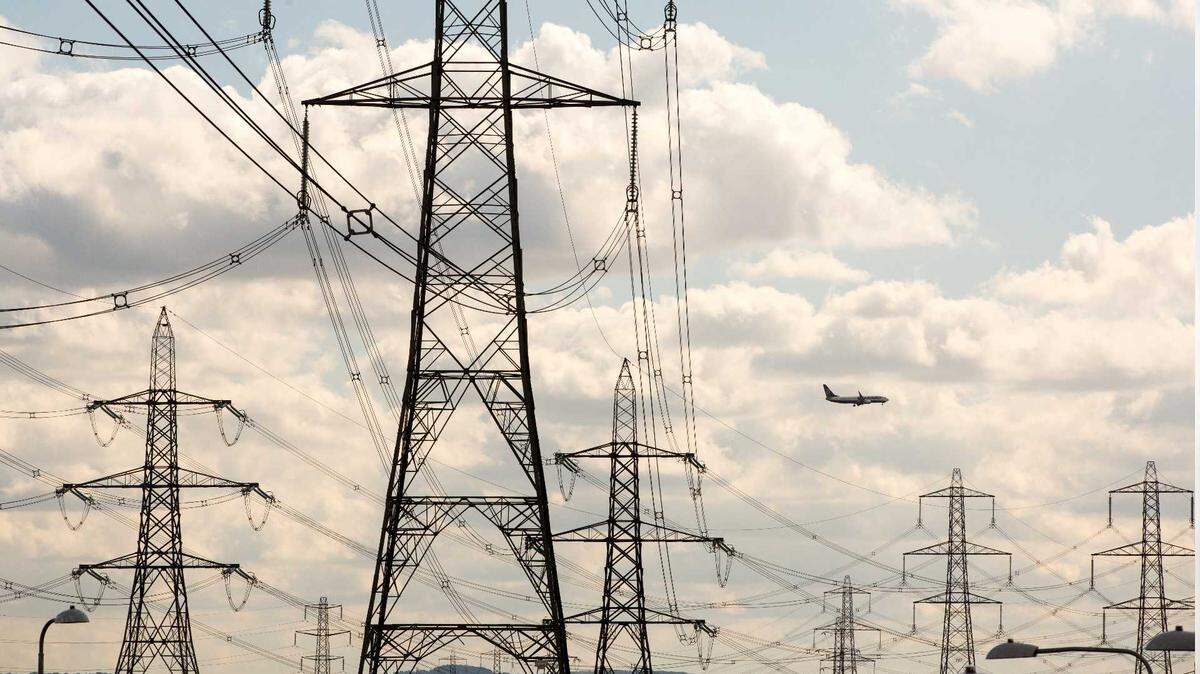 SMUD customers on the utility’s Time-of-Day rate plan will see higher electricity costs during peak evening hours beginning June 1 as summer pricing takes effect.