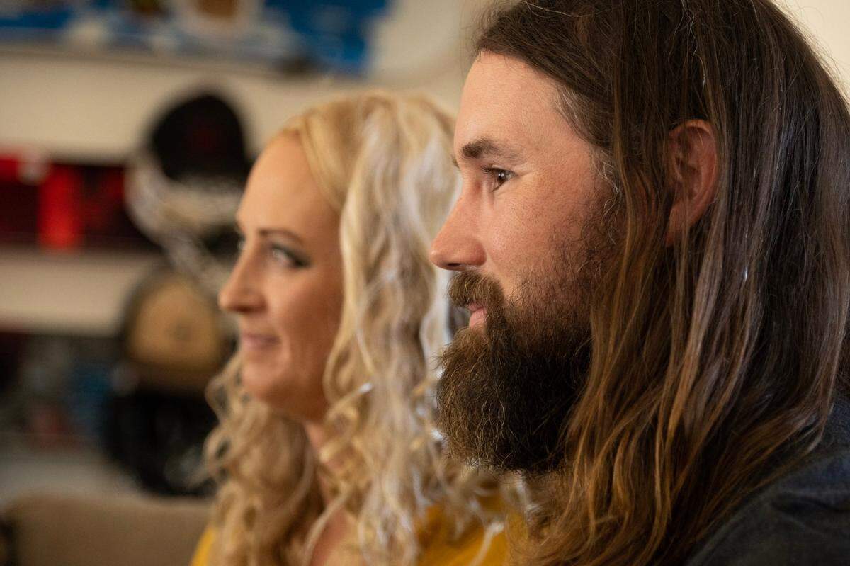 Adam and Jill Ingwell describe their experience with Little Angels Adoptions. The adoption facilitator had the couple write and design a book to tell their story in the hope matching with birth parents considering adoption.
