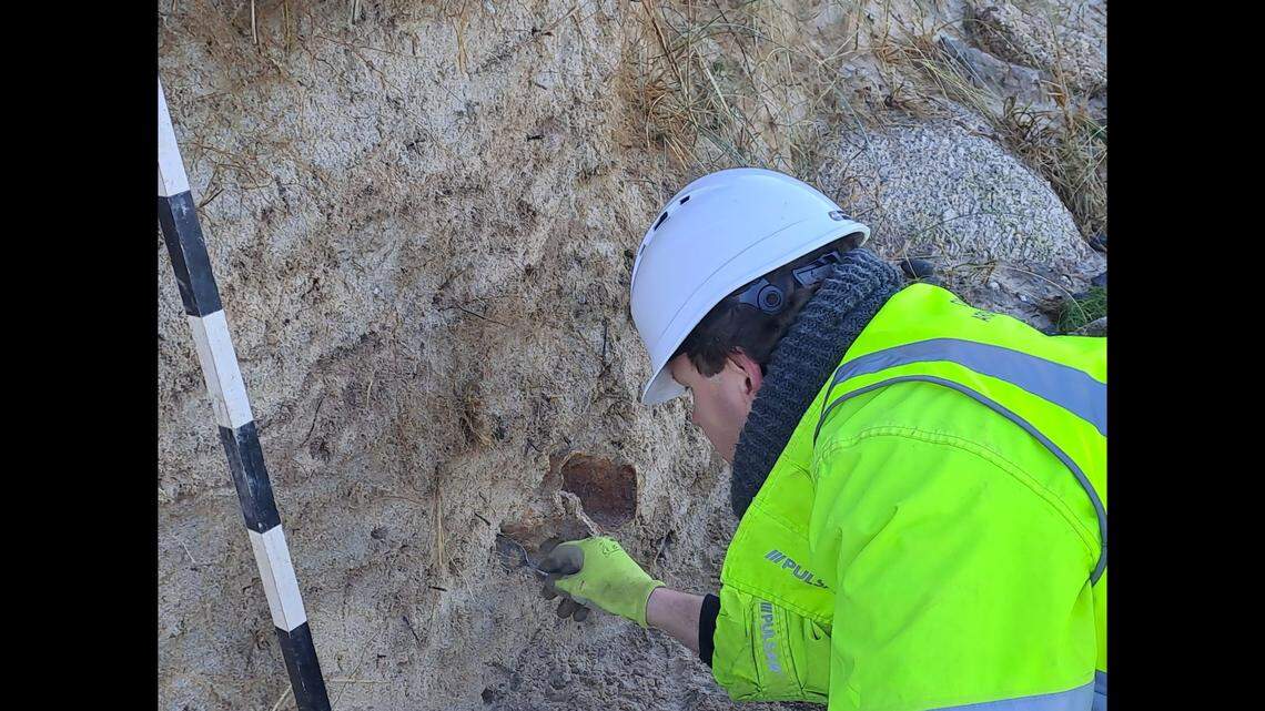 A human skull found during a beach cleanup in Cornwall, England, may be from a shipwreck hundreds of years ago, experts say.