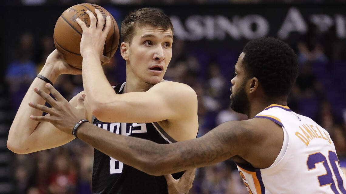 With rookie point guards struggling and little help from bench, Kings can't catch Suns