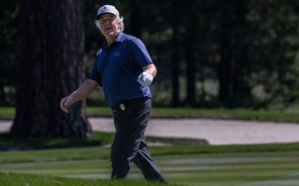 Jason Scheff, former lead singer for the band Chicago, bells out a tune for fans during the final day of the American Century Championship celebrity golf tournament at Edgewood Tahoe Resort in Stateline, Nev., on Sunday, July 13, 2025.