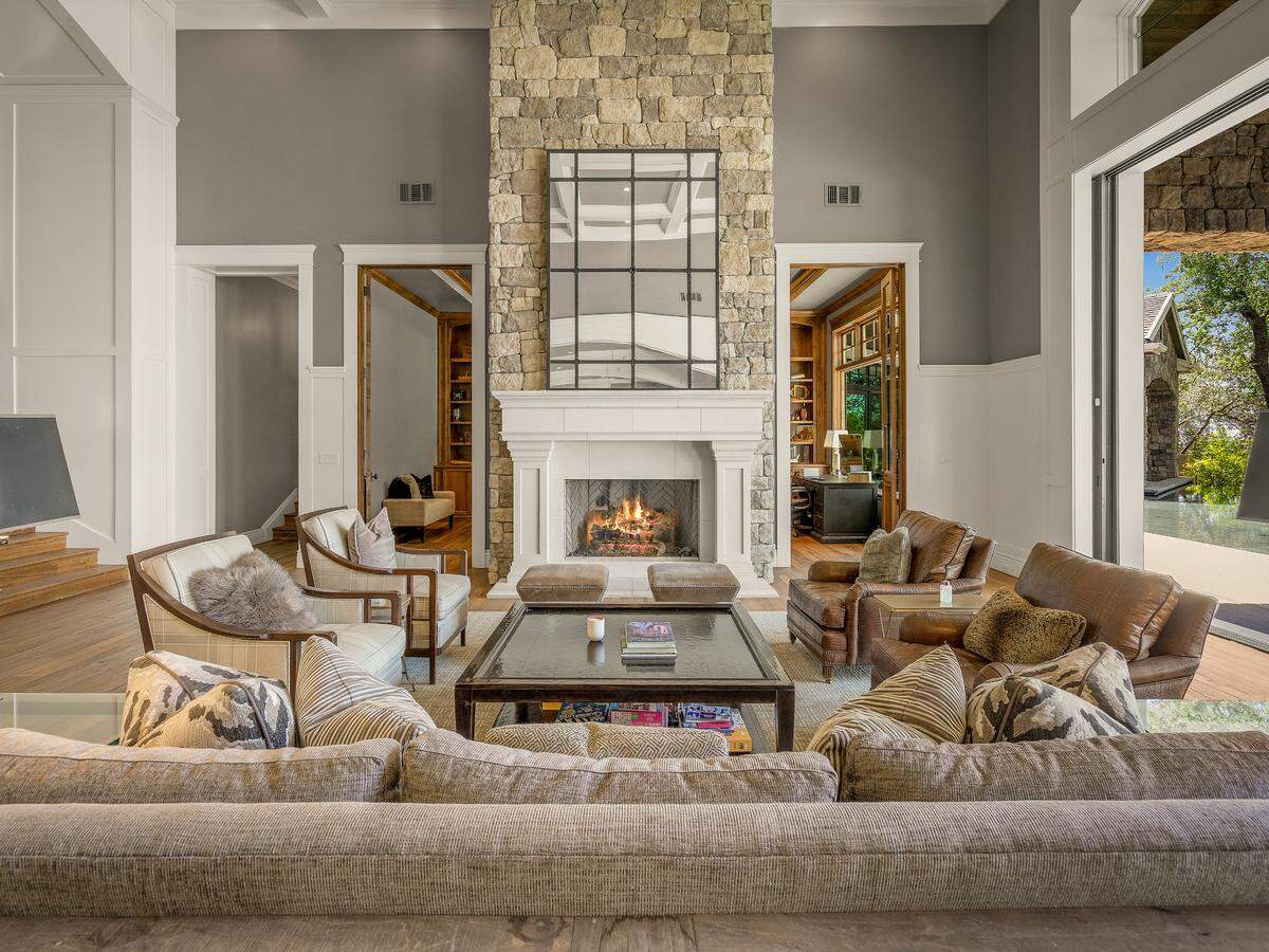 It’s the exquisite family room, not a luxury hotel lobby.