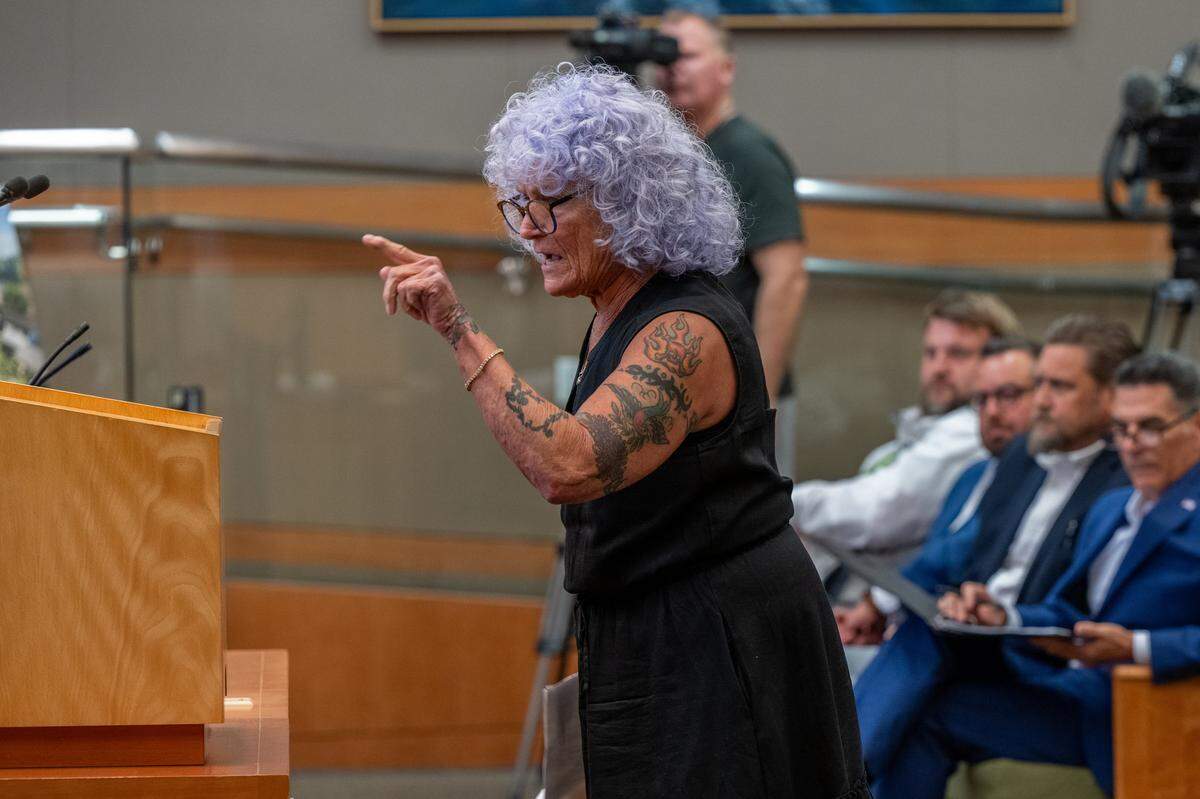 Rosalee Lehr speaks against charging a 30% fee for seniors at a proposed micro-community during public comment at the Sacramento City Council meeting on Tuesday.