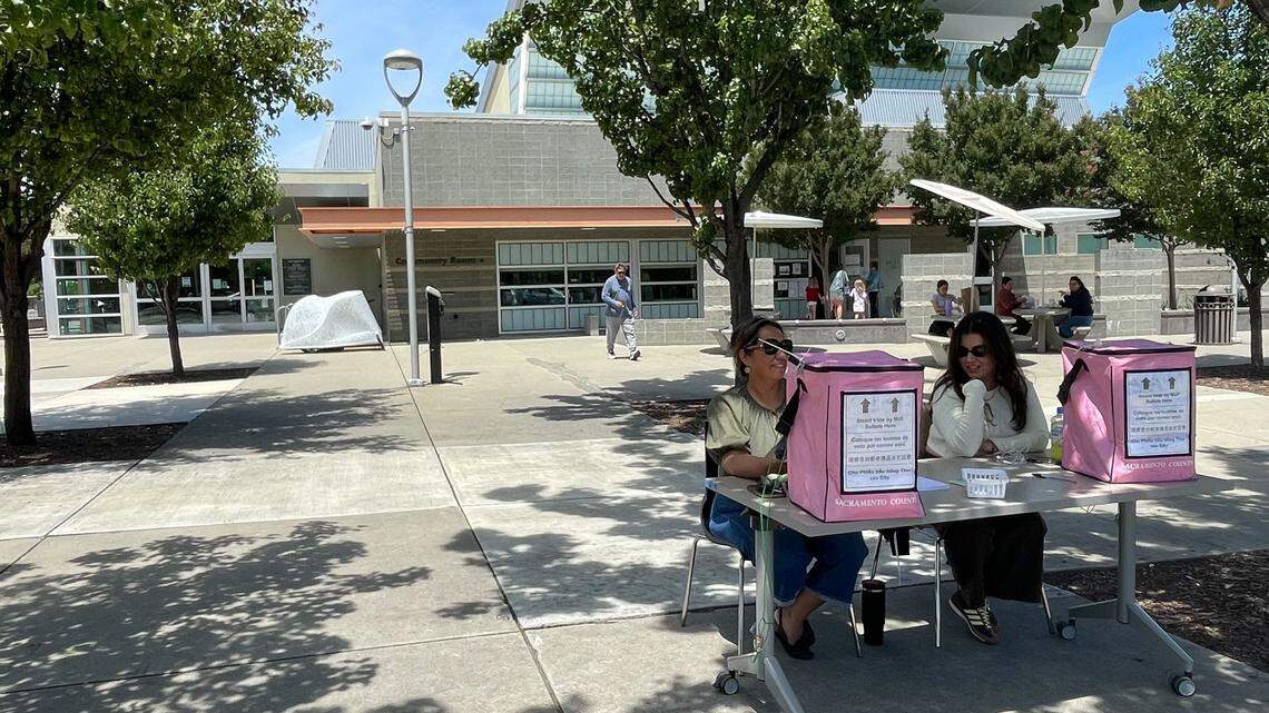 Can I become a poll worker for the November election? What to know