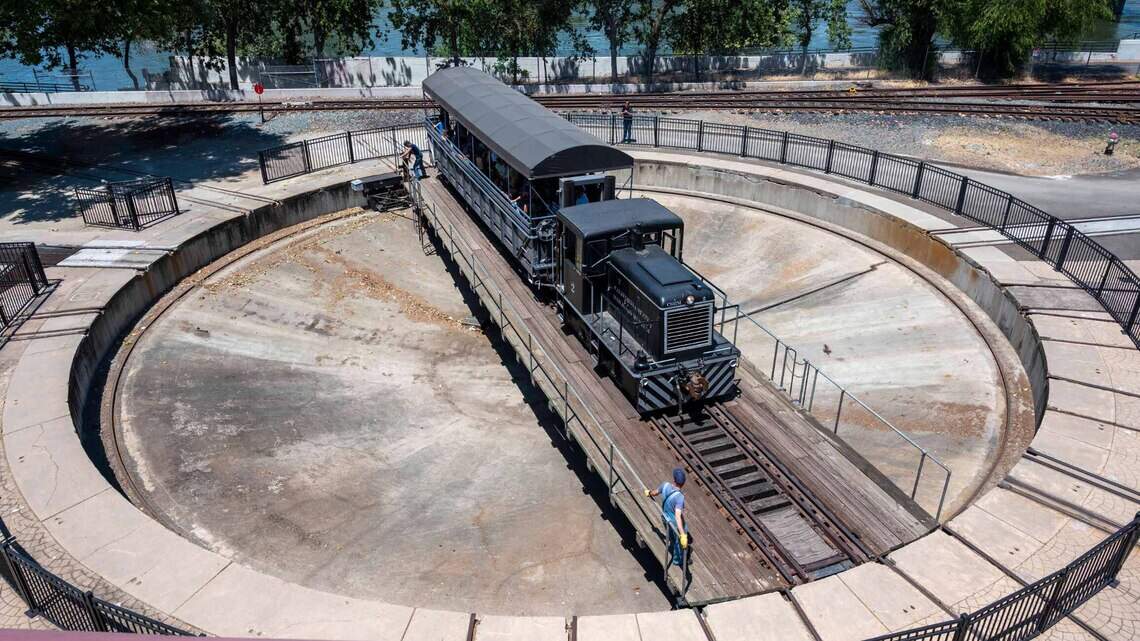Railroad museum to offer free train rides at Old Sacramento turntable for first time