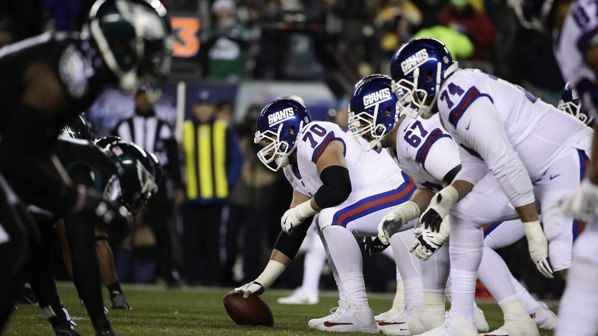 New York Giants center Weston Richburg (70) during an NFL football game against the Philadelphia Eagles, Thursday, Dec. 22, 2016, in Philadelphia.