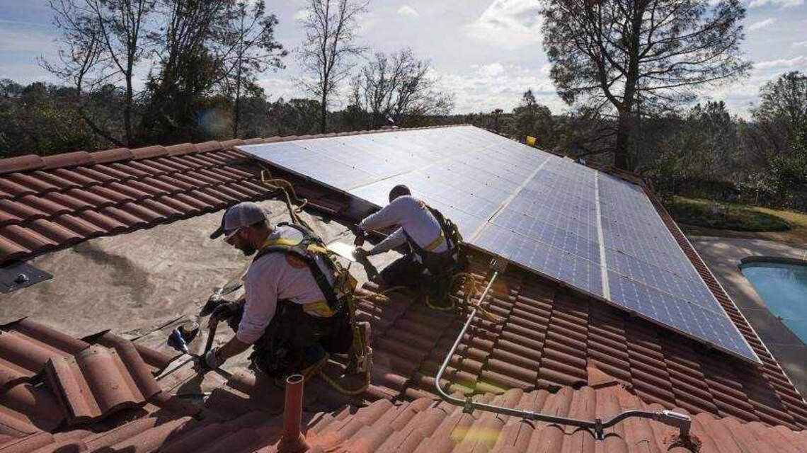 PG&E reaches 1 million rooftop solar customers as debate over incentives continues
