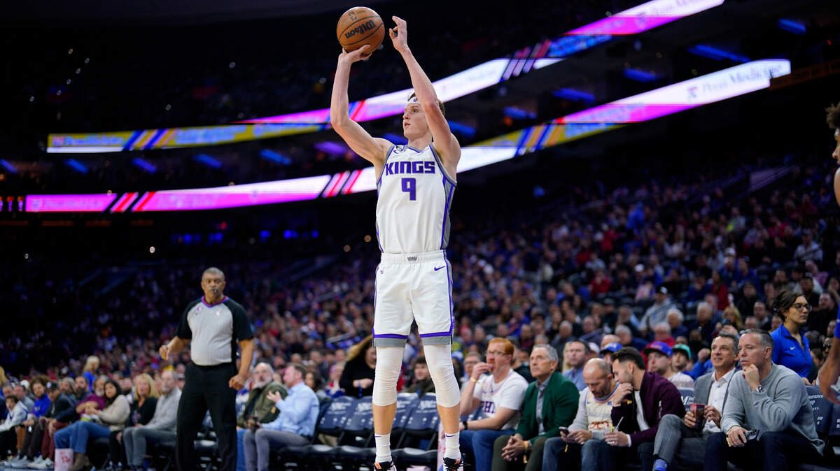 Sacramento Kings’ Kevin Huerter plays during an NBA basketball game, Tuesday, Dec. 13, 2022, in Philadelphia. (AP Photo/Matt Slocum)