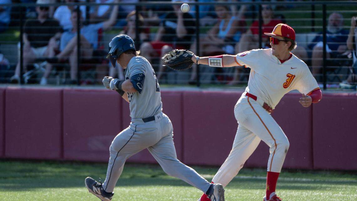 CIF baseball playoff scores, schedule: Elk Grove grinds past Jesuit in semifinals