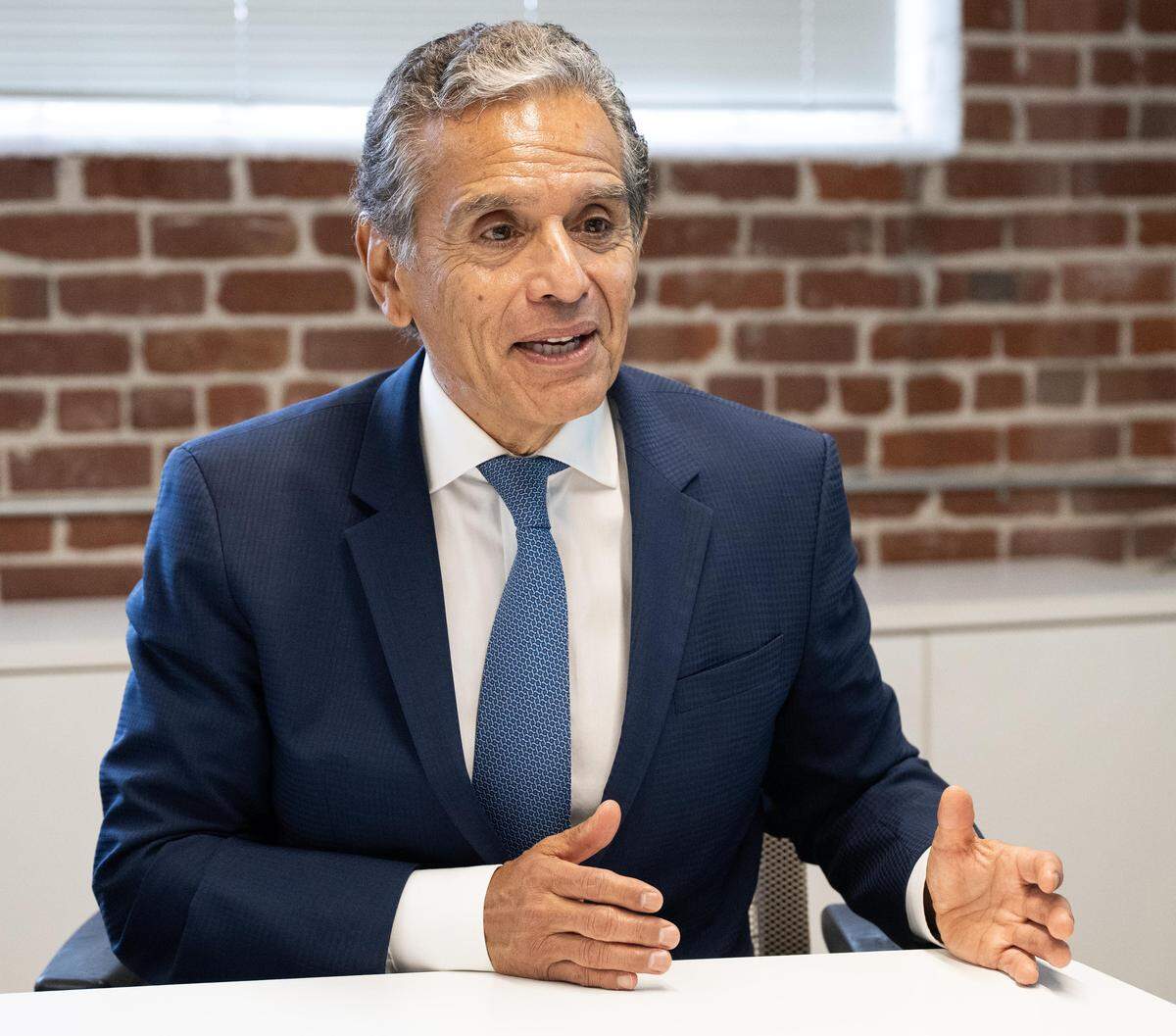 Villaraigosa, pictured here in the Bee newsroom in January, argues he’s a seasoned politician who can break Sacramento logjams and take on sacred cows. 