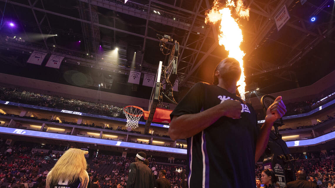 Veteran forward re-signing with Sacramento Kings following career year