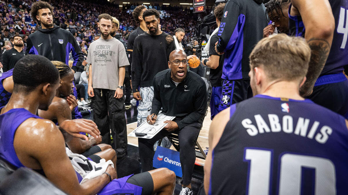 Wie wird die Startaufstellung der Sacramento Kings nach Verpflichtung von ...