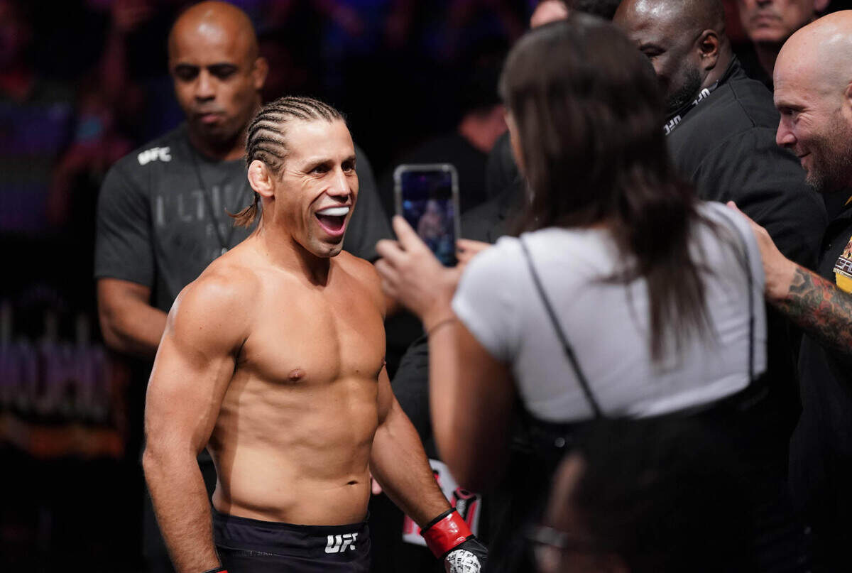 Urijah Faber prepares to fight Ricky Simon during UFC Fight Night-Sacramento at Golden 1 Center in 2019.