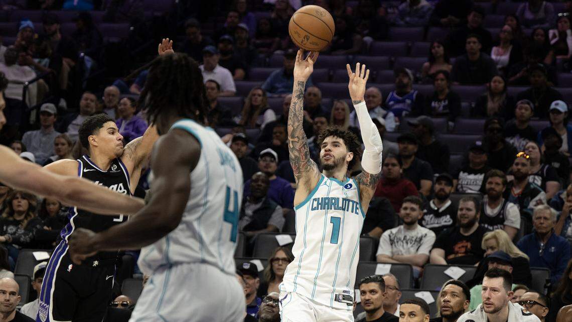 Kings can’t stop record-tying 3-point barrage in loss to red-hot Hornets