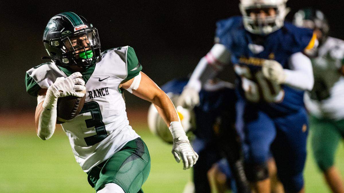 Liberty Ranch Hawks running back Joe Lara (3) bolts for a touchdown in the first half against the Rosemont Wolverines in Rosemont on Friday, Oct. 24, 2025. 
