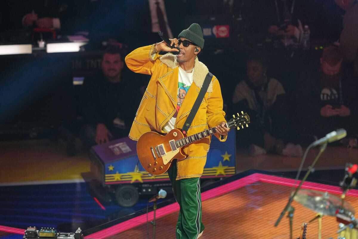 Raphael Saadiq performs before the 2025 NBA All-Star Game at Chase Center in San Francisco in February. The Oakland native and three-time Grammy winner begins his No Bandwidth tour in Sacramento this fall.