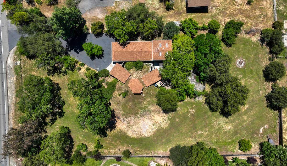 The earth shelter in Granite Bay from above.