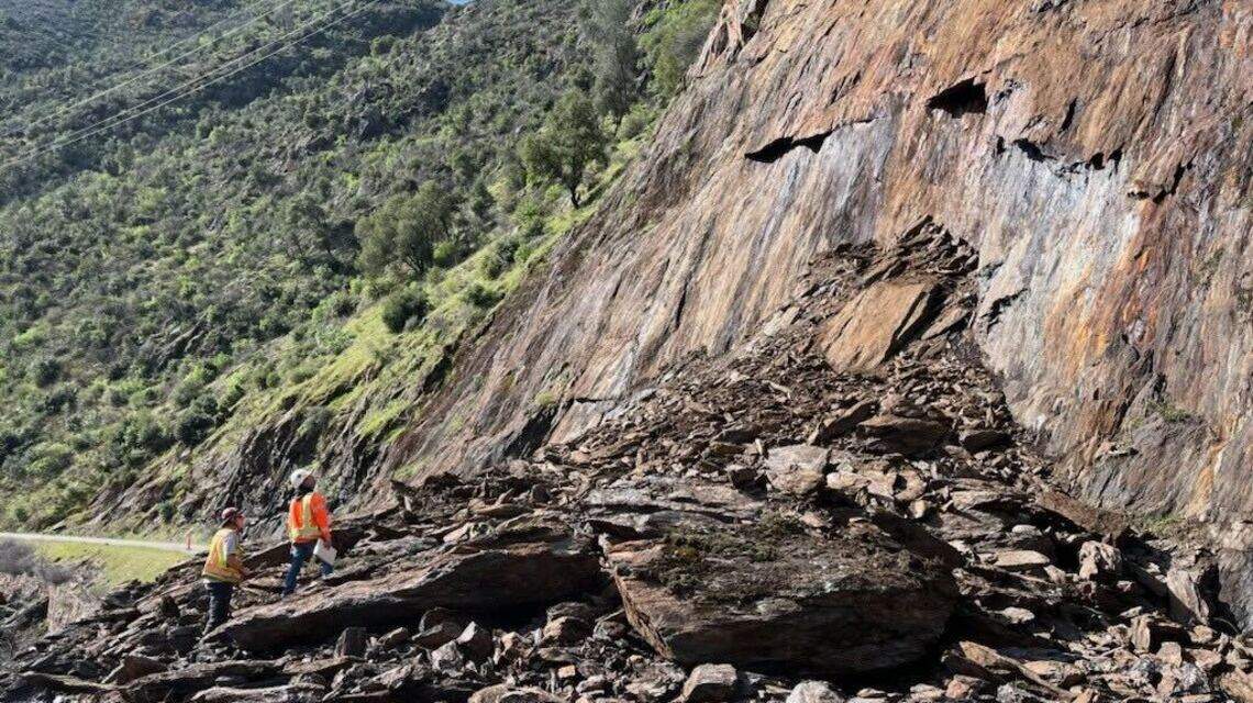 Rockslide near Yosemite blocks major entrance to park. Here’s when highway could reopen
