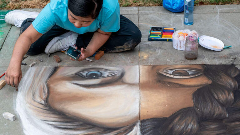 Annual Chalk It Up festival turns sidewalks into masterpieces at a Sacramento park