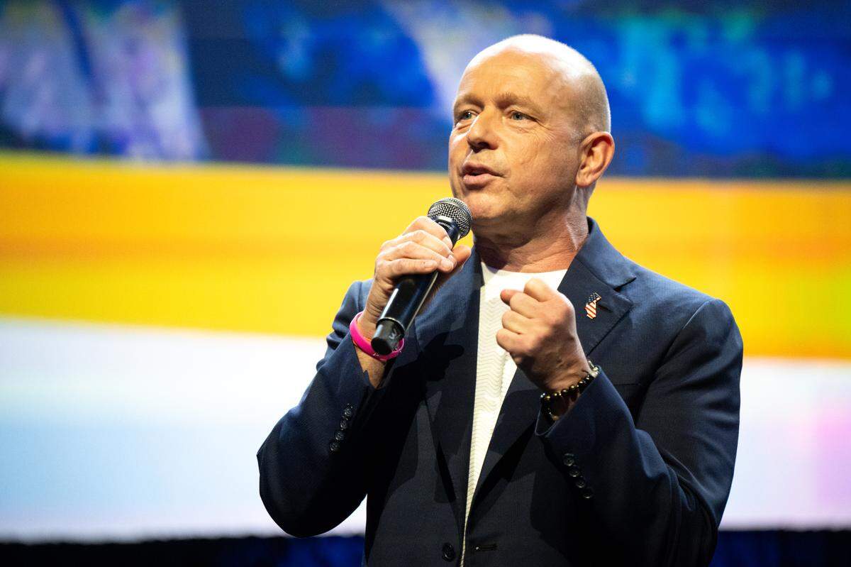 Former Fox News host Steve Hilton, a Republican candidate for governor, speaks during a California Chamber of Commerce panel discussion with other gubernatorial candidates at SAFE Credit Union Convention Center in Sacramento on Wednesday, June 4, 2025. 