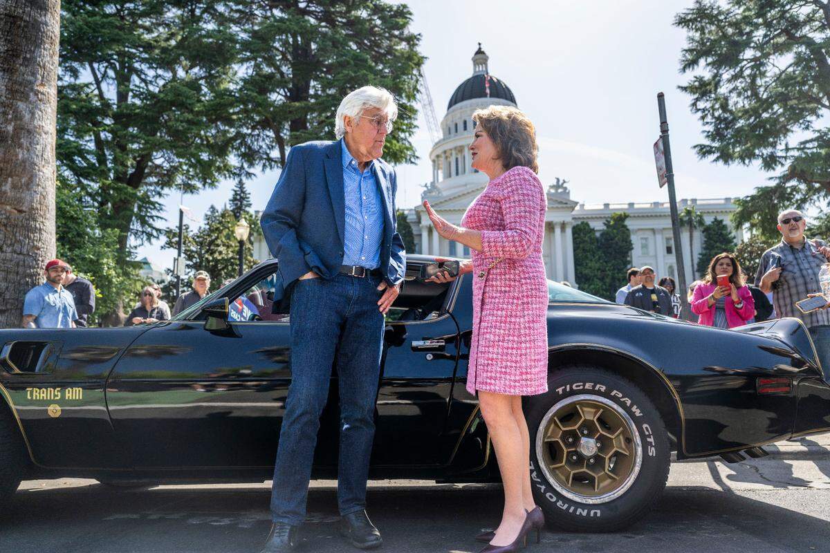 Comedian and classic car enthusiast Jay Leno on Tuesday, April 8, 2025 talks with Senator Shannon Grove, R-Bakersfield, to continue support for Senate Bill 712. This law would exempt classic cars that are 35 years or older from the state’s smog check program..