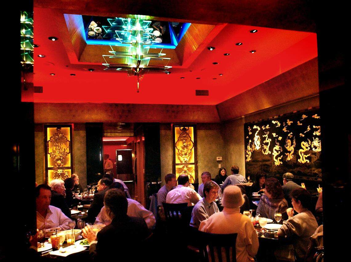 Main dining room in the newly redecorated Frank Fat’s Restaurant, 806 L Street. Photographed for SUNDAY TICKET Wednesday January 28, 2004. Sacramento Bee / Owen Brewer